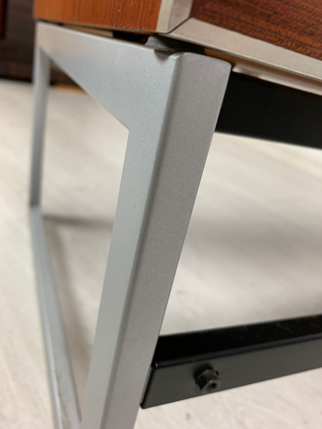 Hi-fi bang and olufsen cabinet