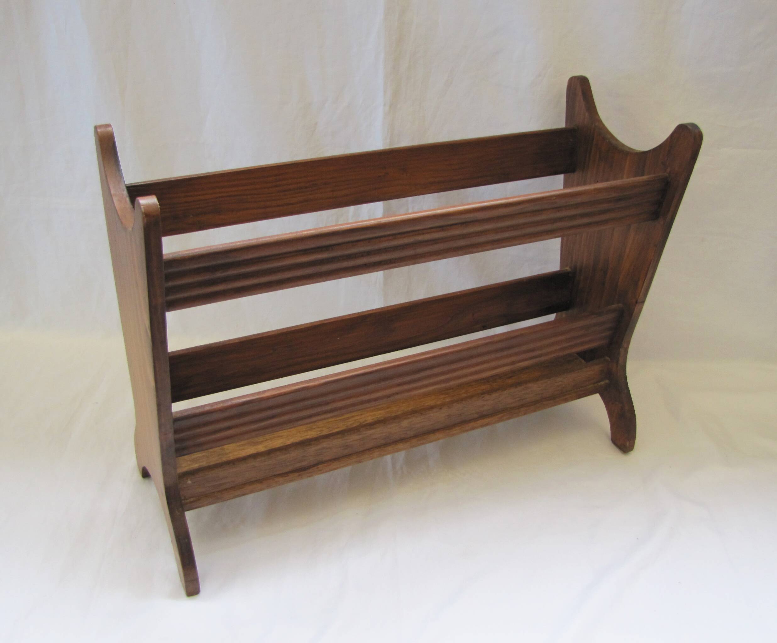 wooden magazine rack n°1