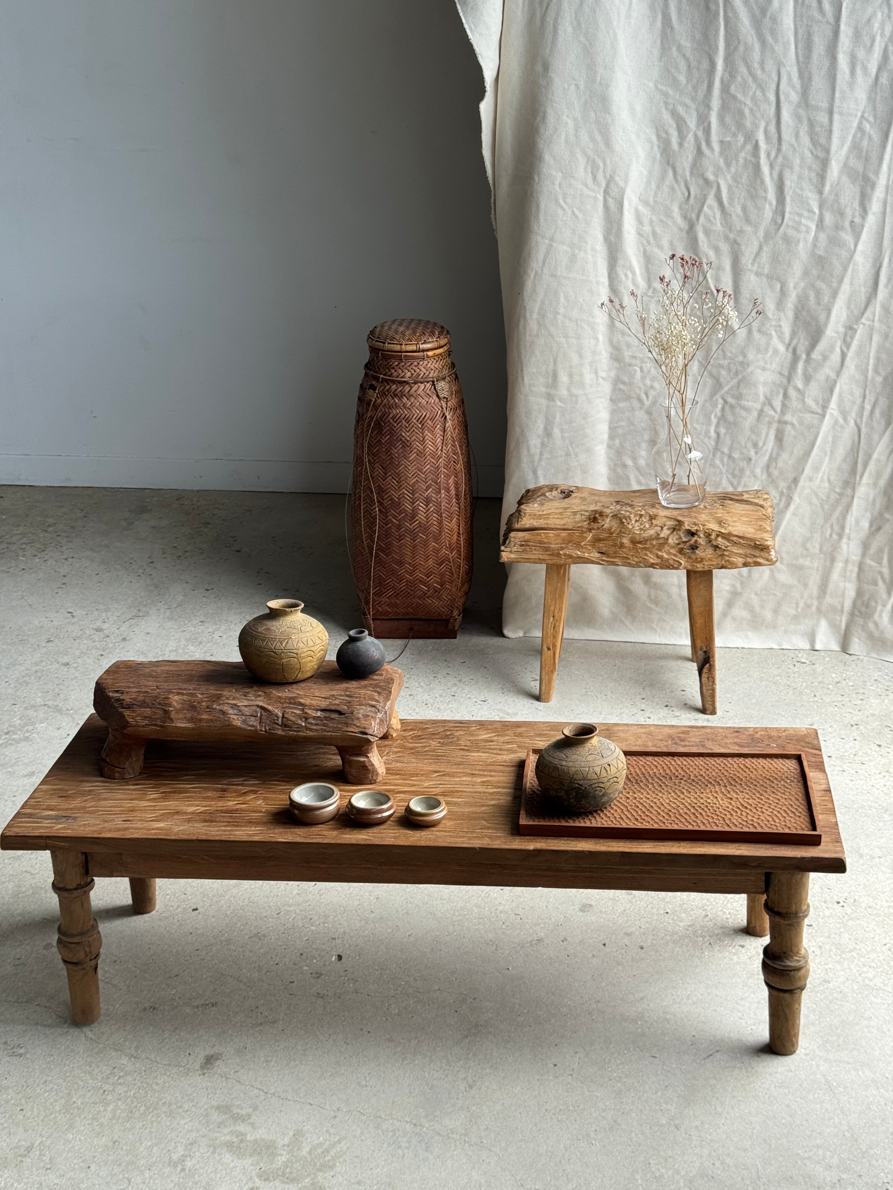 Rectangular solid teak tray with carved edges 40x25