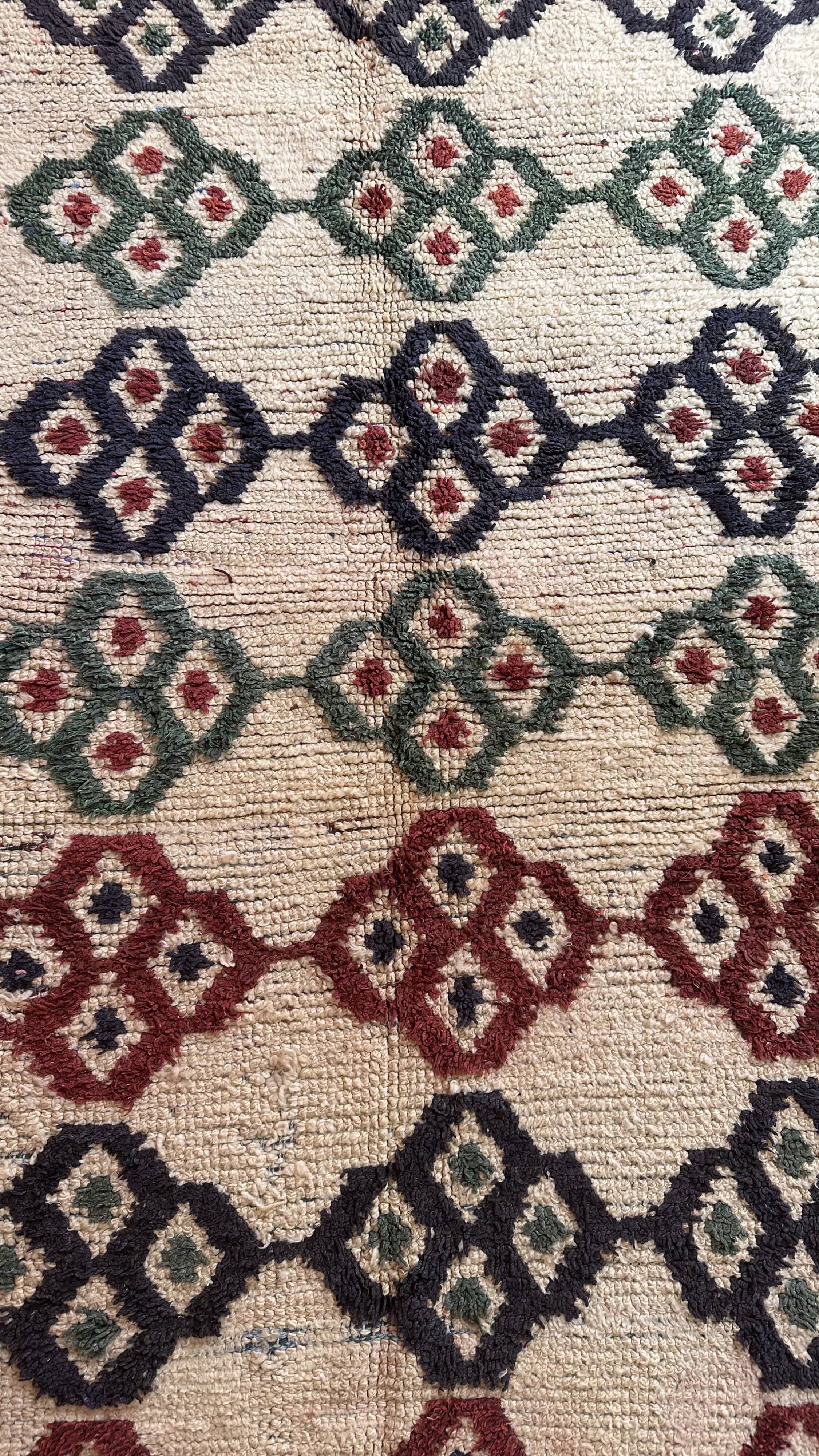 Colorful Moroccan rug Boujad - 263 x 135 cm