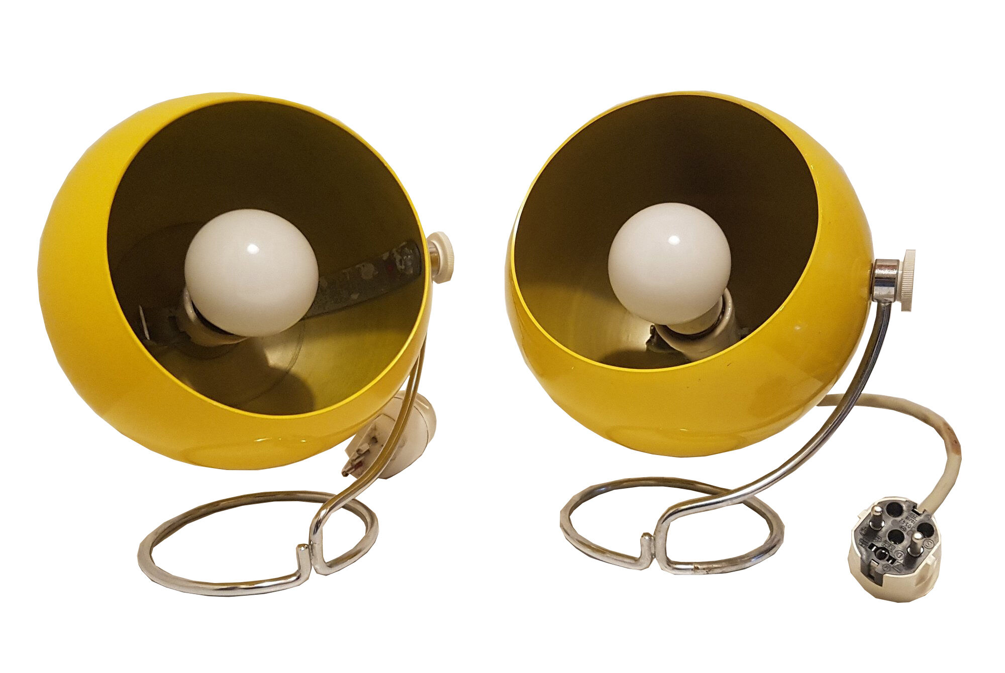 2 Eyeball table lamps