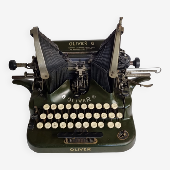 Old Oliver 6 typewriter, 1910, Chicago USA vintage