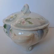 Keller and Guérin Lunéville soup tureen, Pommier model.