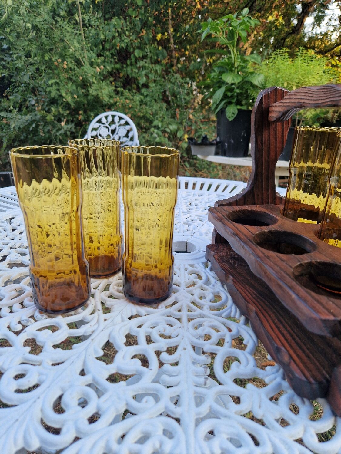 Service de 6 verres vintage ambrés avec porte-verres en bois