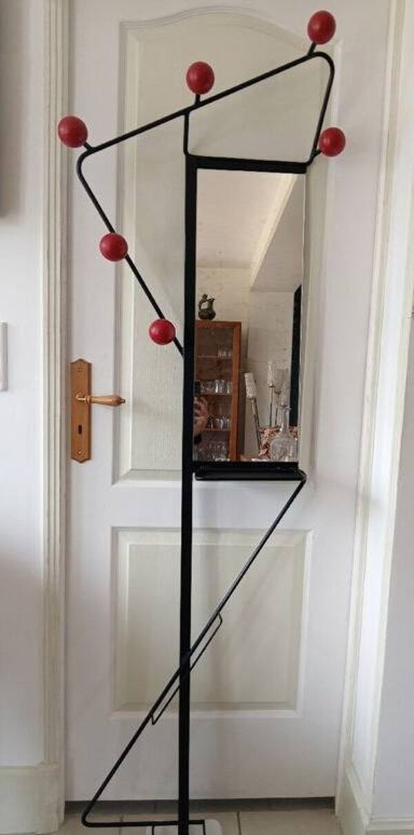 Porte manteau fer forgé laqué noir 6 boules en bois rouge années 60 vintage