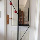 Porte manteau fer forgé laqué noir 6 boules en bois rouge années 60 vintage