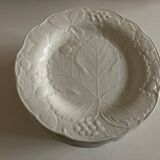 Set of 12 English earthenware plates Burleigh Davenport relief Vine leaf and strawberries