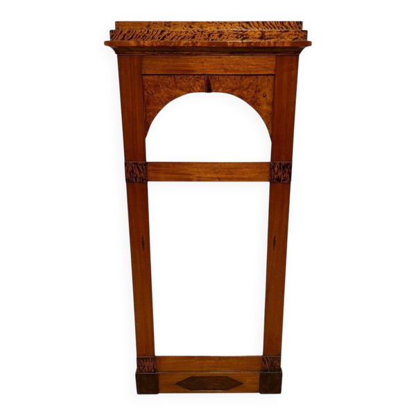 Miroir Biedermeier en acajou, bouleau et racines de thuya, Autriche, années 1820.