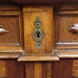 Meuble d’appui Style Renaissance en noyer a fonction dissimulée