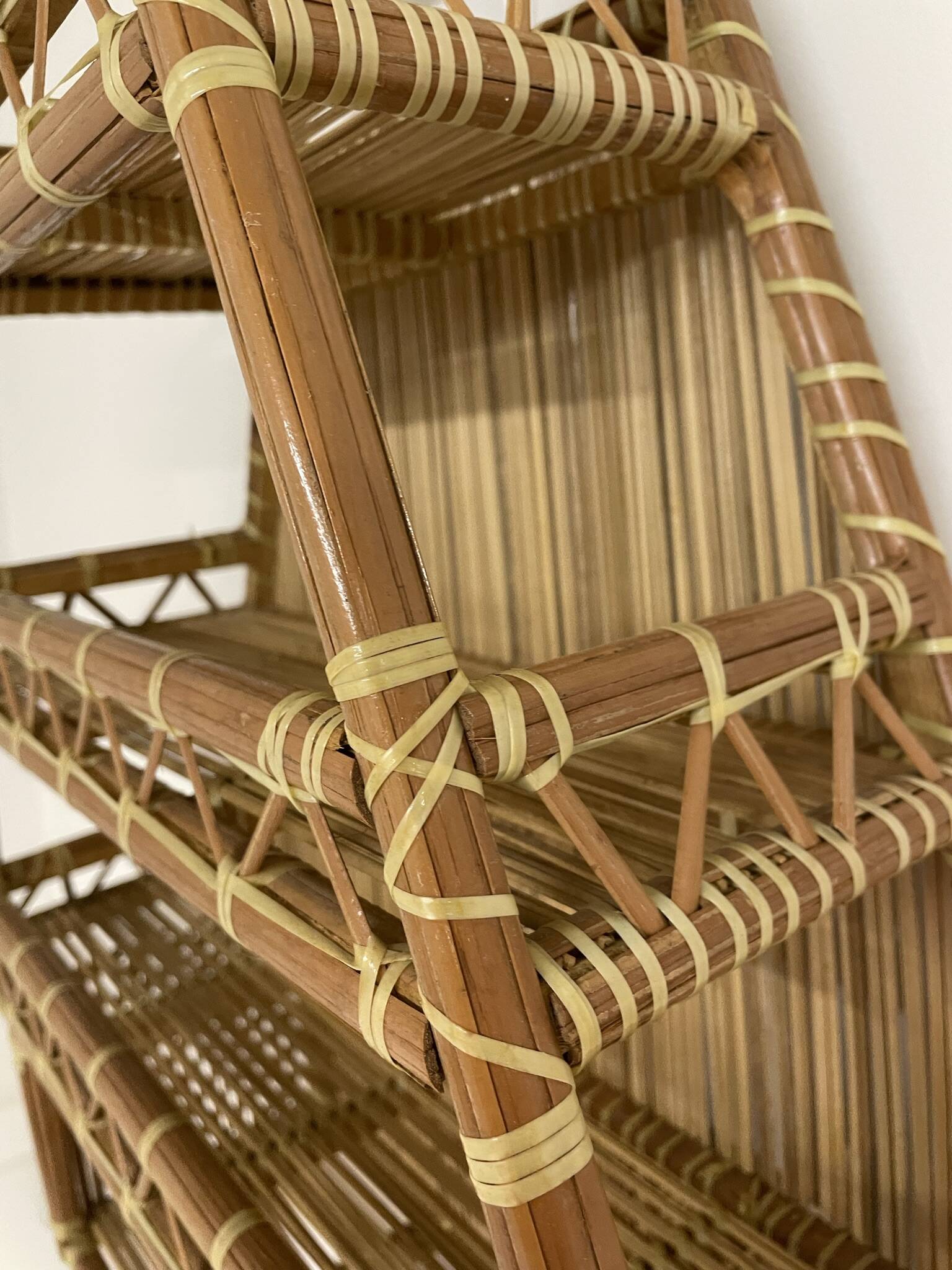 Etagère en forme de sapin