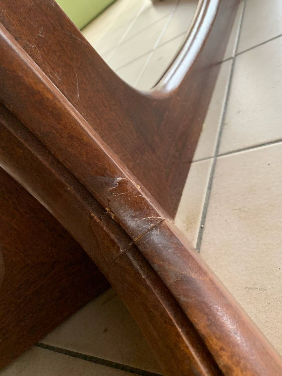 Baumann oval table with extensions