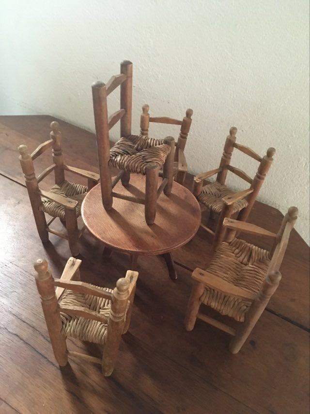 Toy countryside dining room made of straw and wood