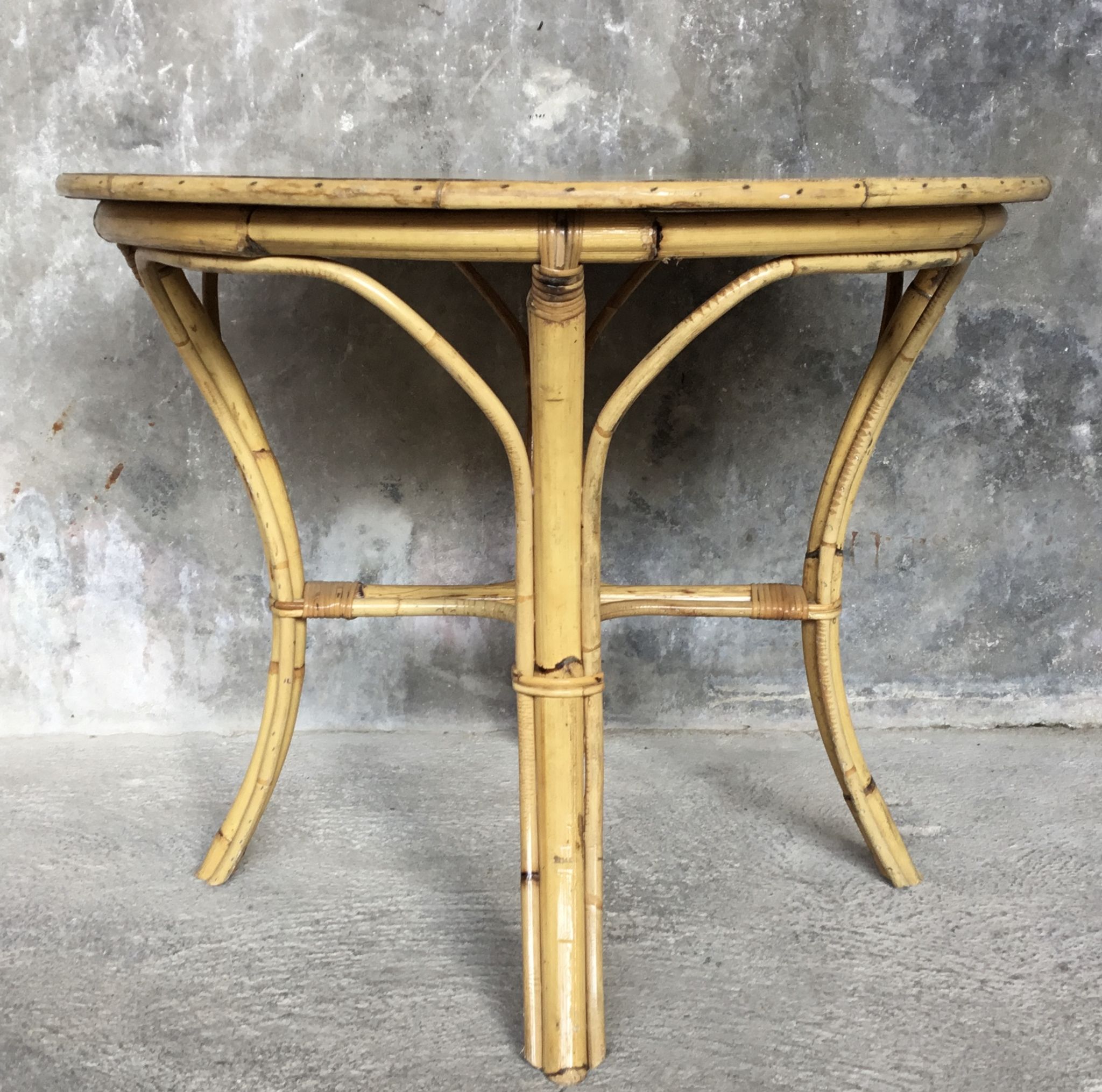 Table à manger ronde en rotin plateau formica - vintage 1960
