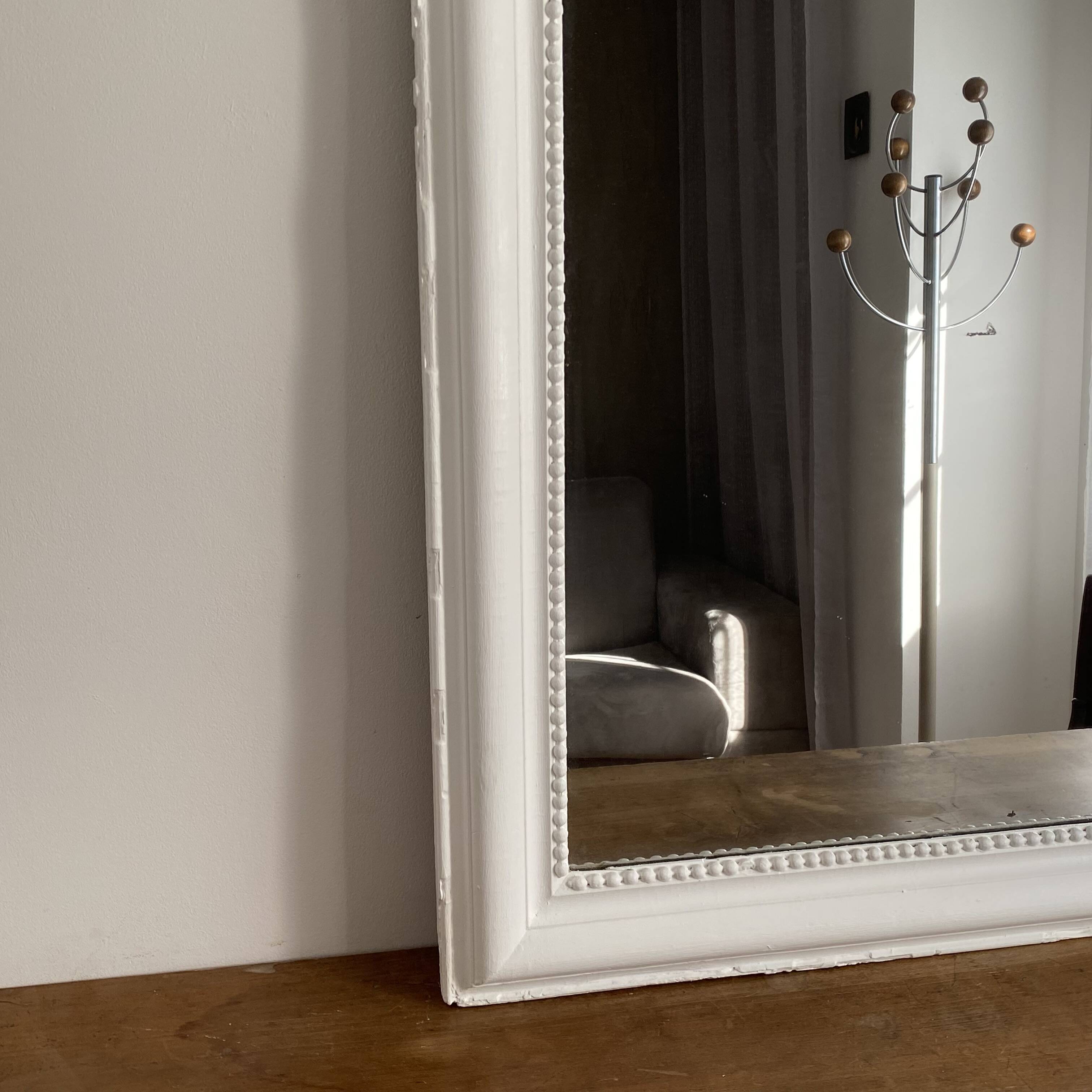 Louis Philippe mirror, late 19th century. White. 135x90.