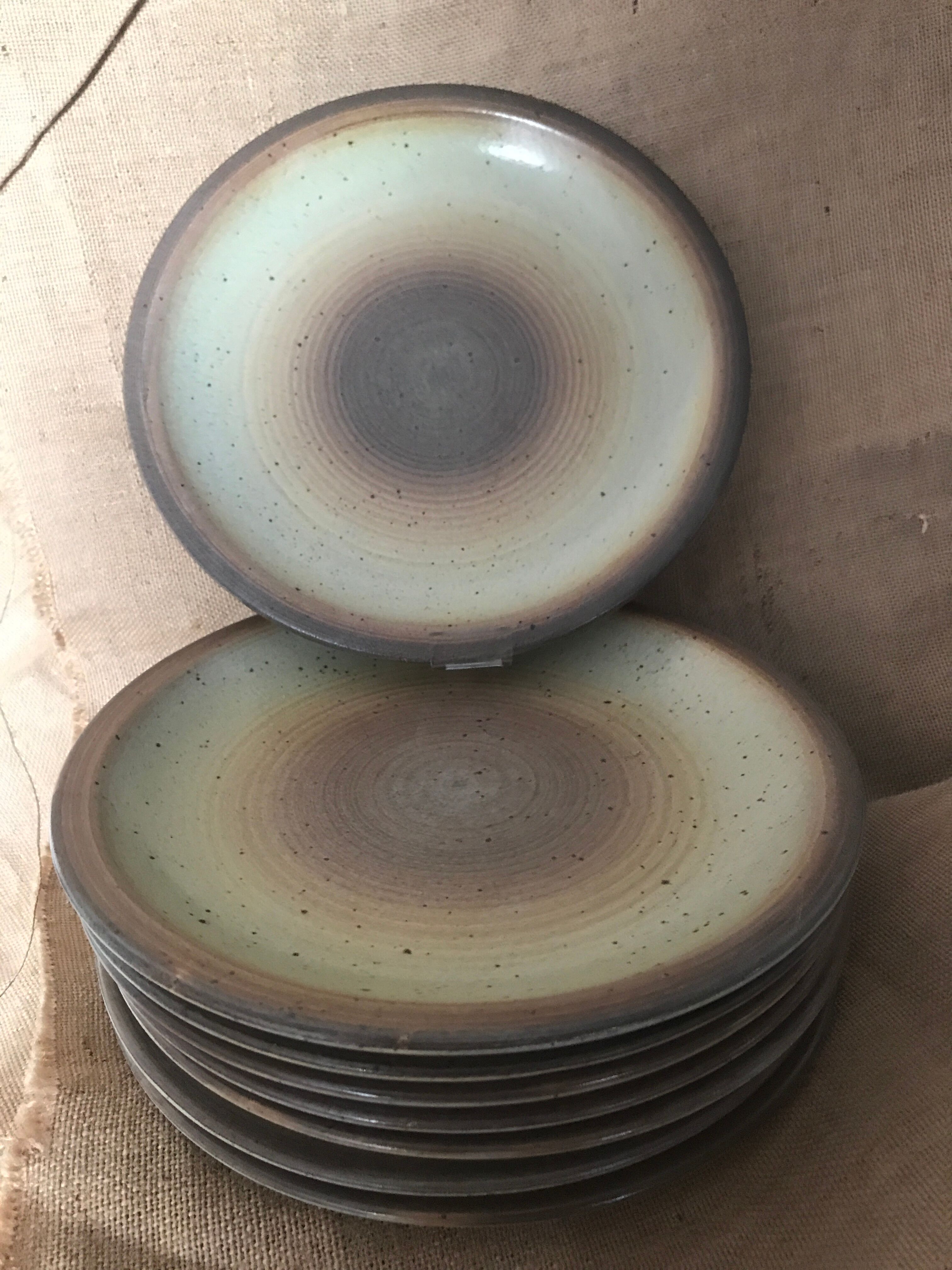 8 flat plates in Chantilly sandstone