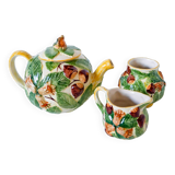 Tea service consisting of a teapot, a milk jug and a numbered hazelnut slip sugar bowl