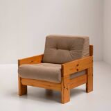 Pair of Minimalist Pine Lounge Chairs, Italy, 1970s