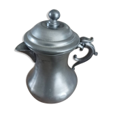 Pot à lait en étain