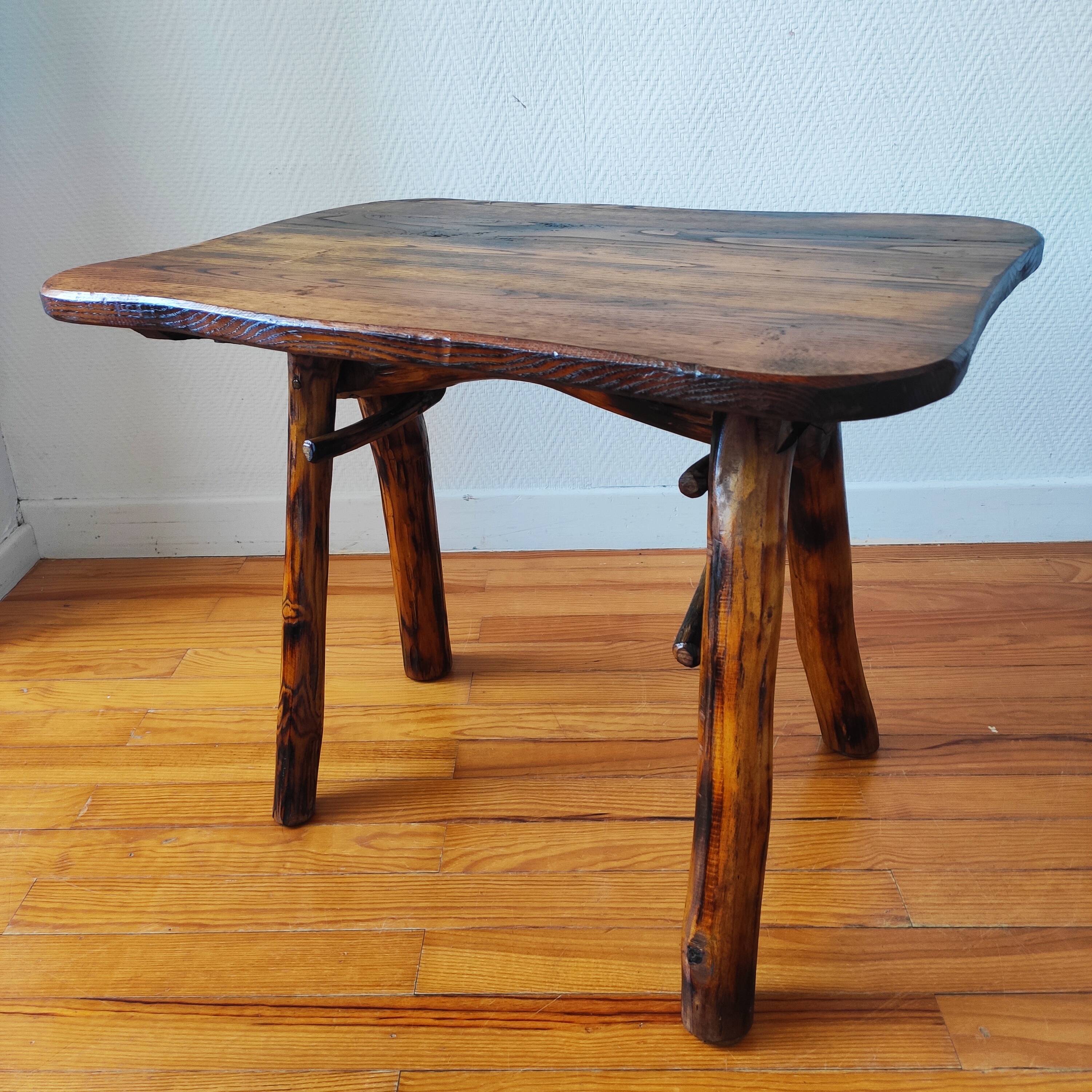 Brutalist popular art coffee table, solid wood, 1950.