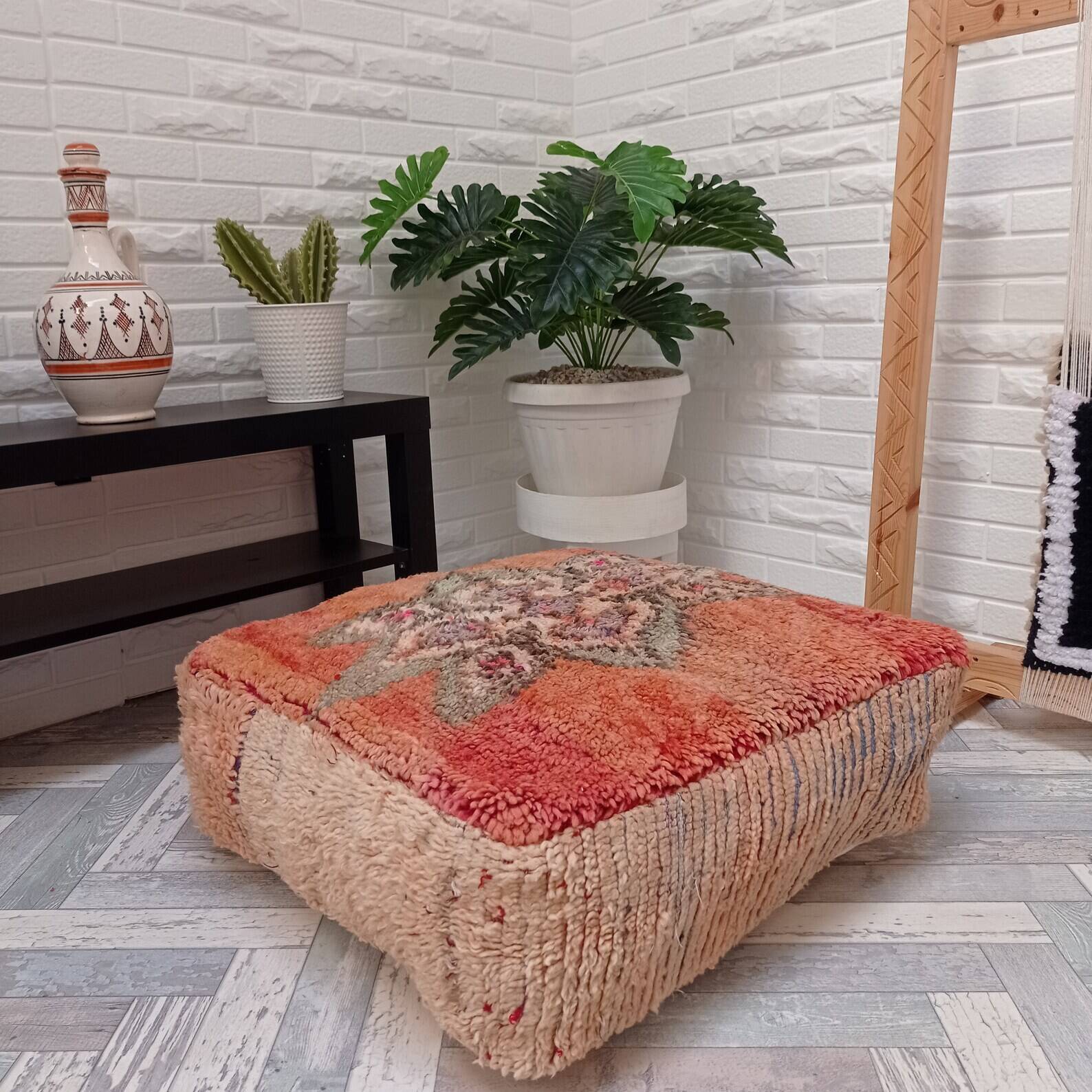 Handmade Berber pouf in wool 60 X 60 X 20 CM