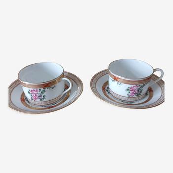 Duo de tasses avec soucoupes au thème floral en porcelaine