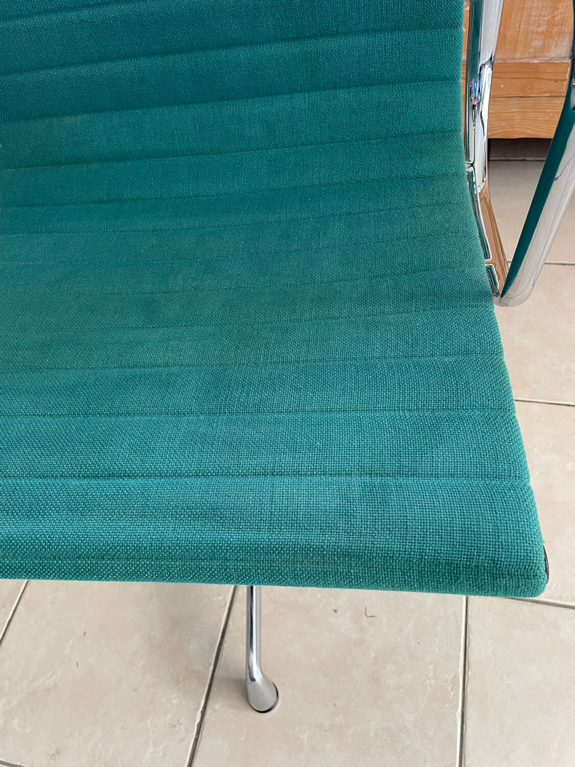 Eames EA 108 armchair designed by Vitra 97