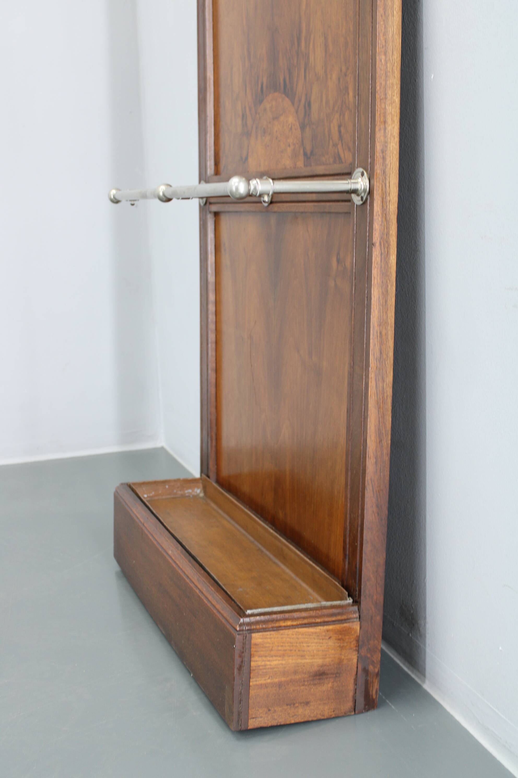 Portemanteau Art déco tchécoslovaque en noyer avec miroir, années 1930