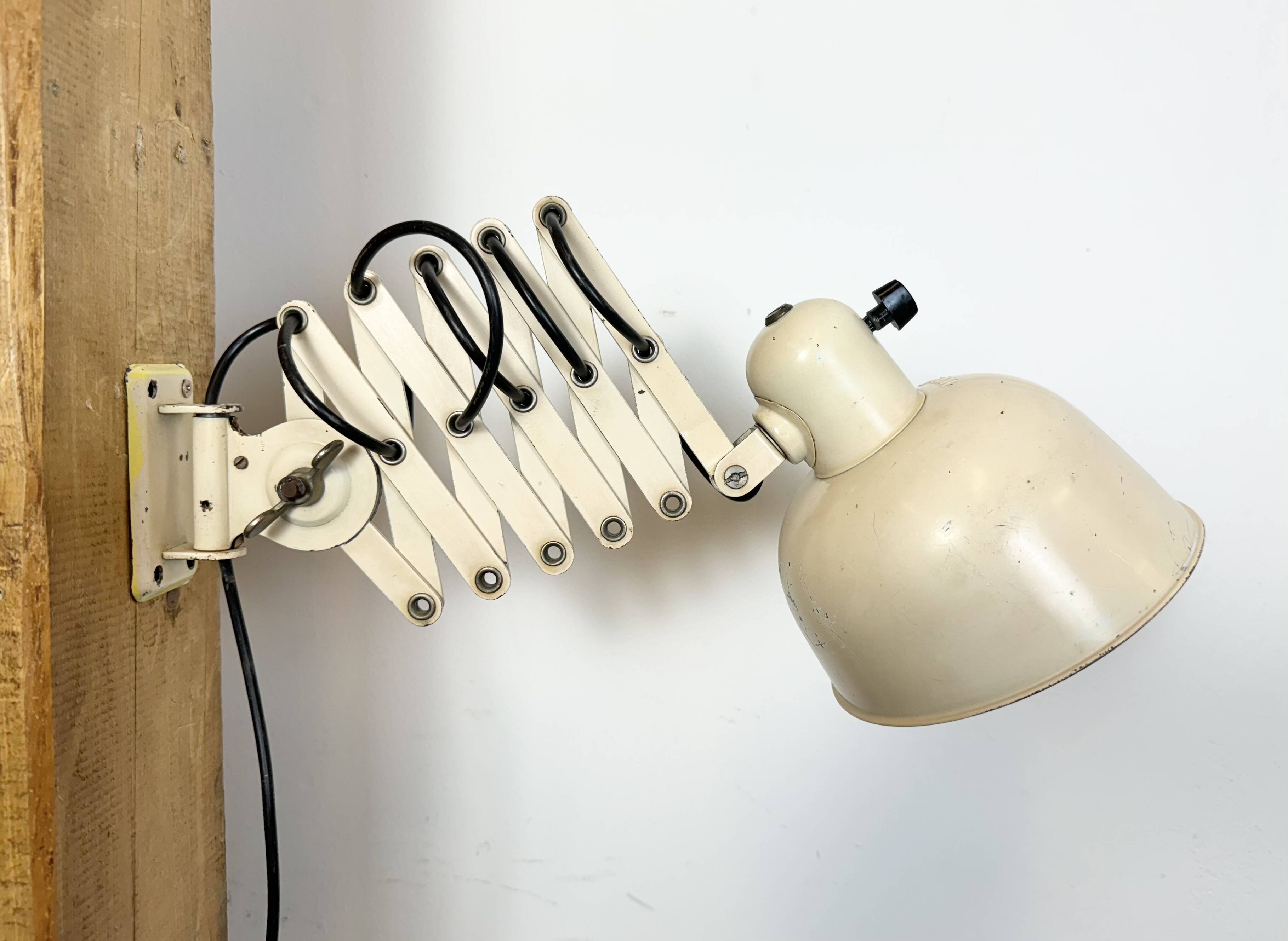Applique Murale Industrielle Mid-Century Beige de Wila Leuchten, 1960s