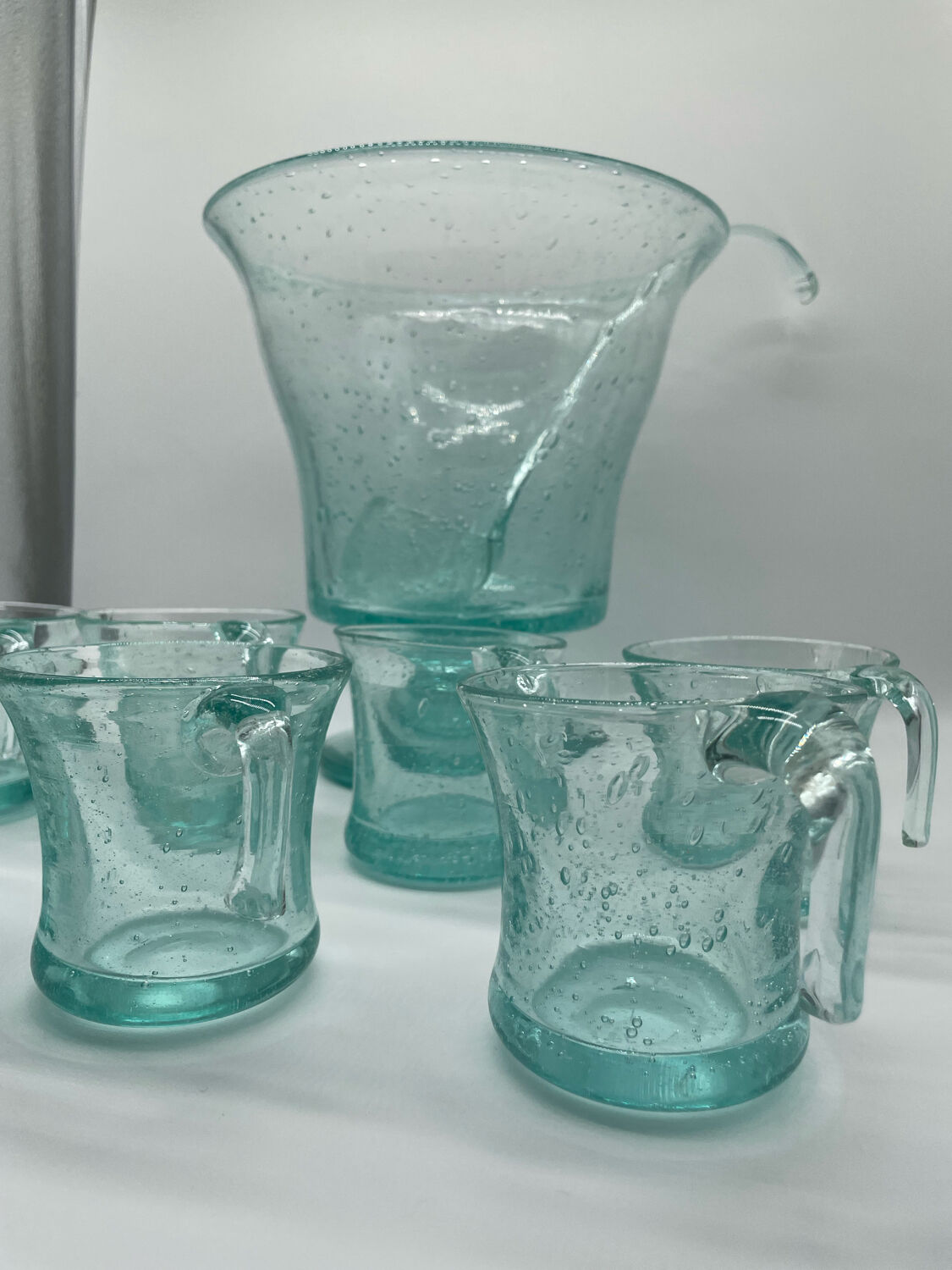 Punch service, Medici sangria in blue bubbled glass