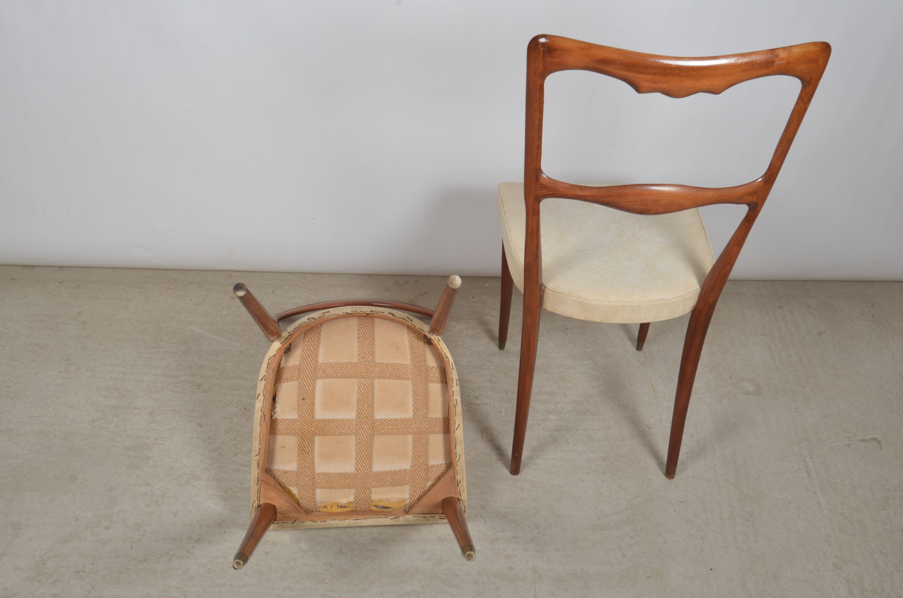 Scandinavian chairs skaï white