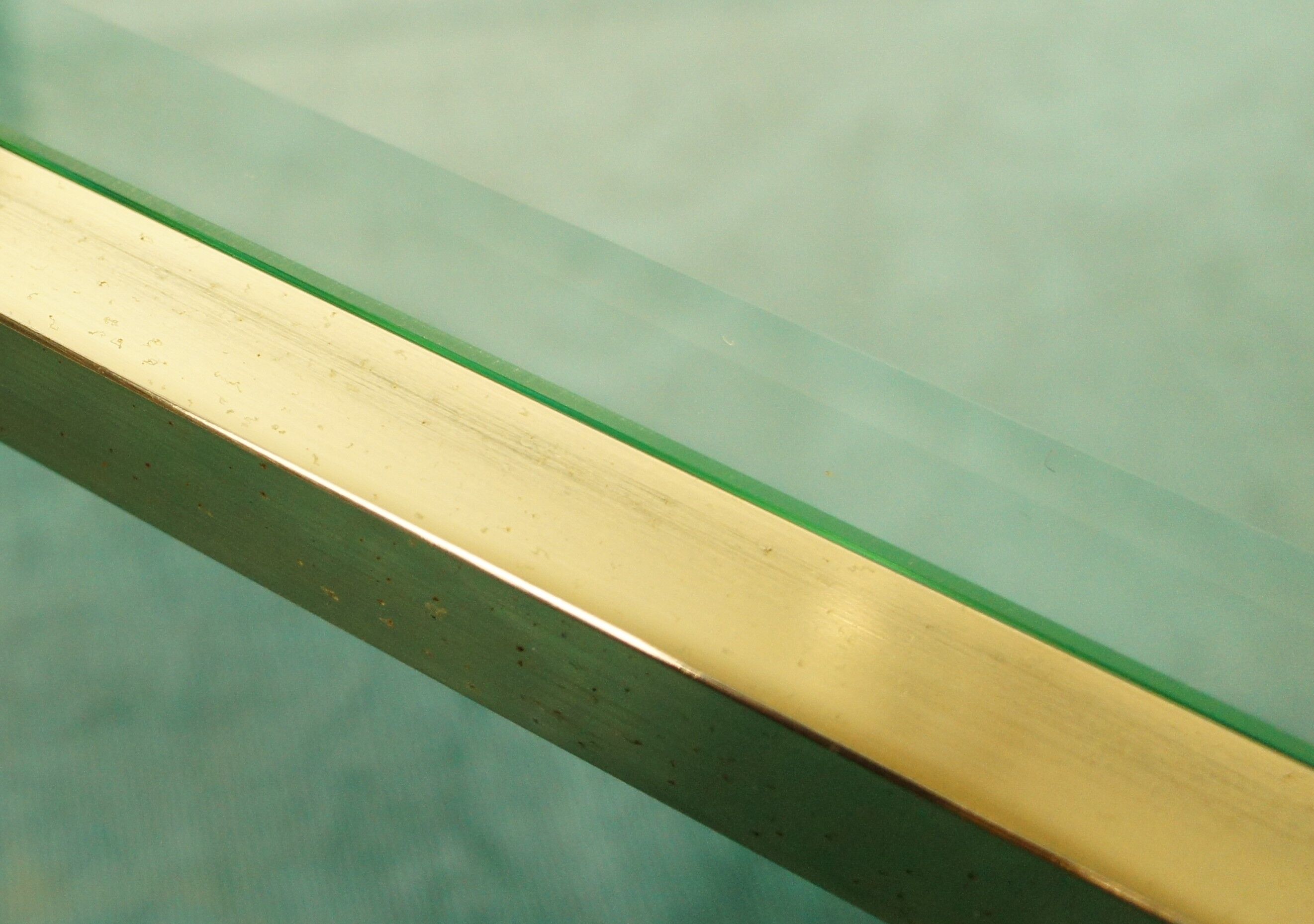 Dessert bar "Hollywood Regency" in gold metal, bevelled glass and mahogany