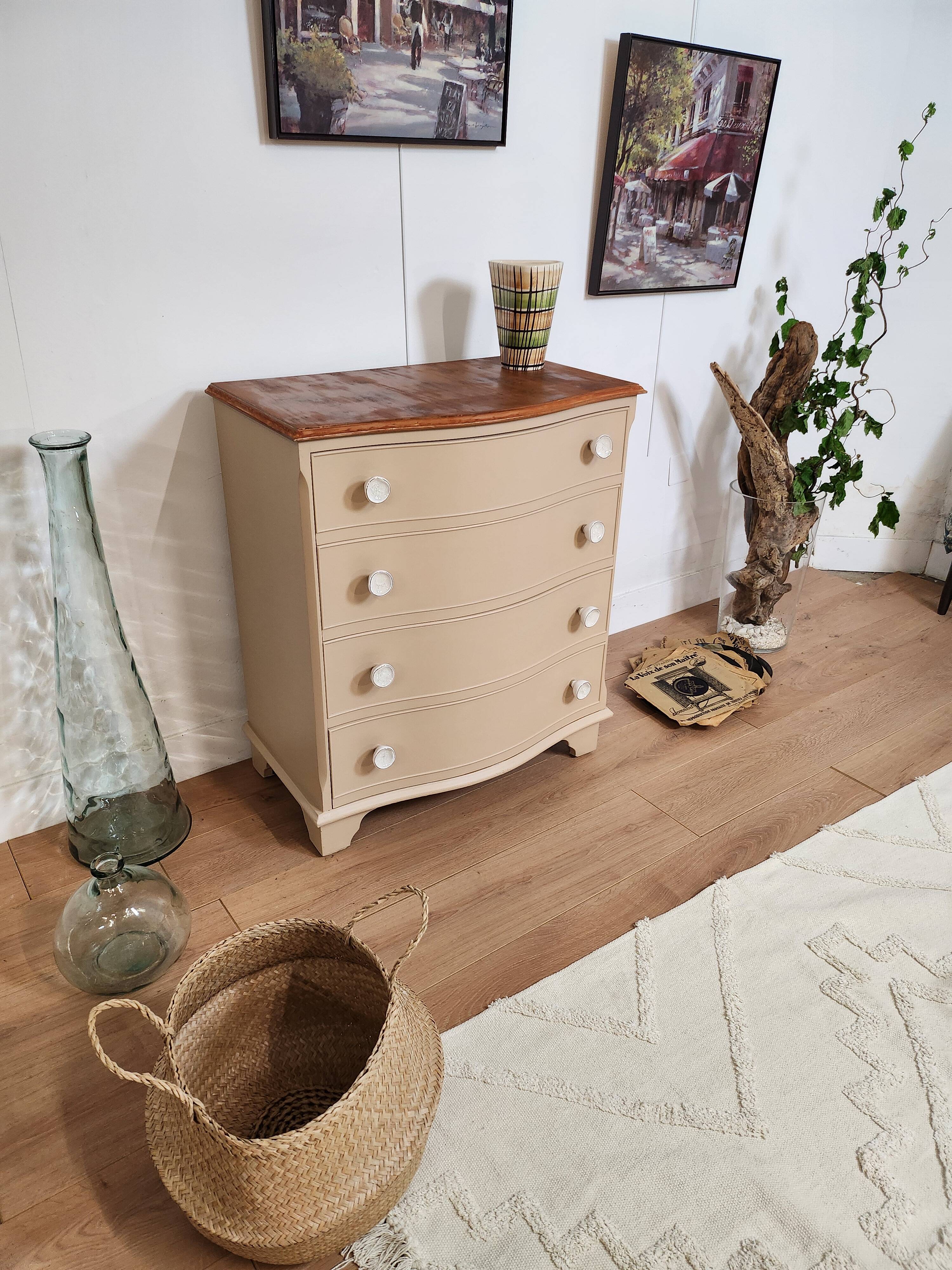 Chest of drawers with rounded front