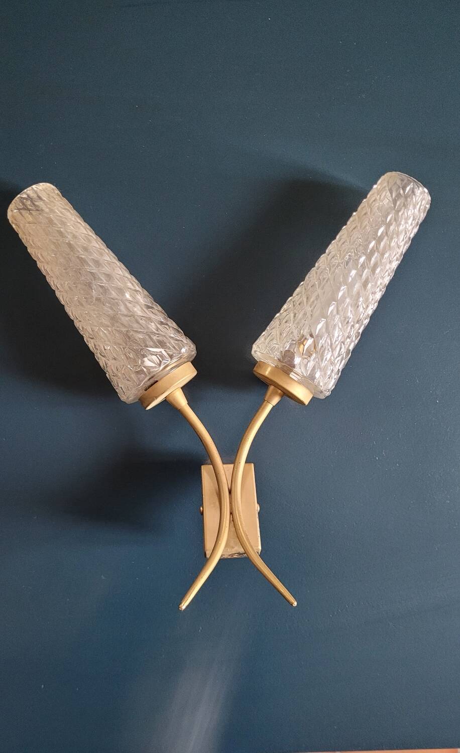 Golden metal wall light with 2 branches