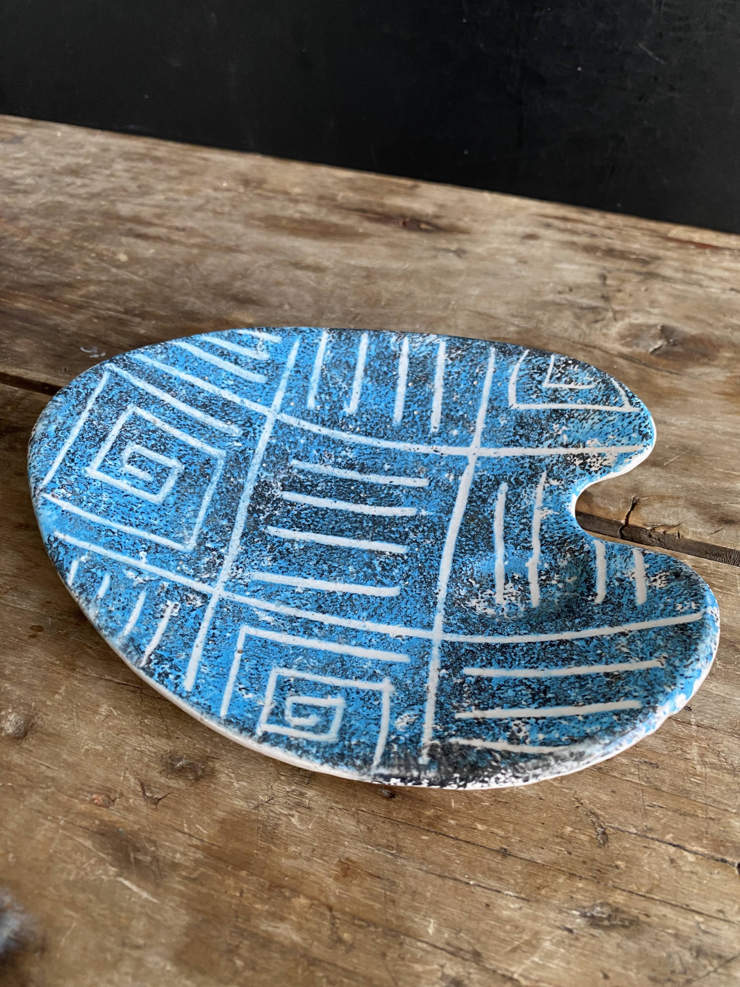 Vallauris Vintage Catchall – Palette Shape – Blue & White – 1950s/60s