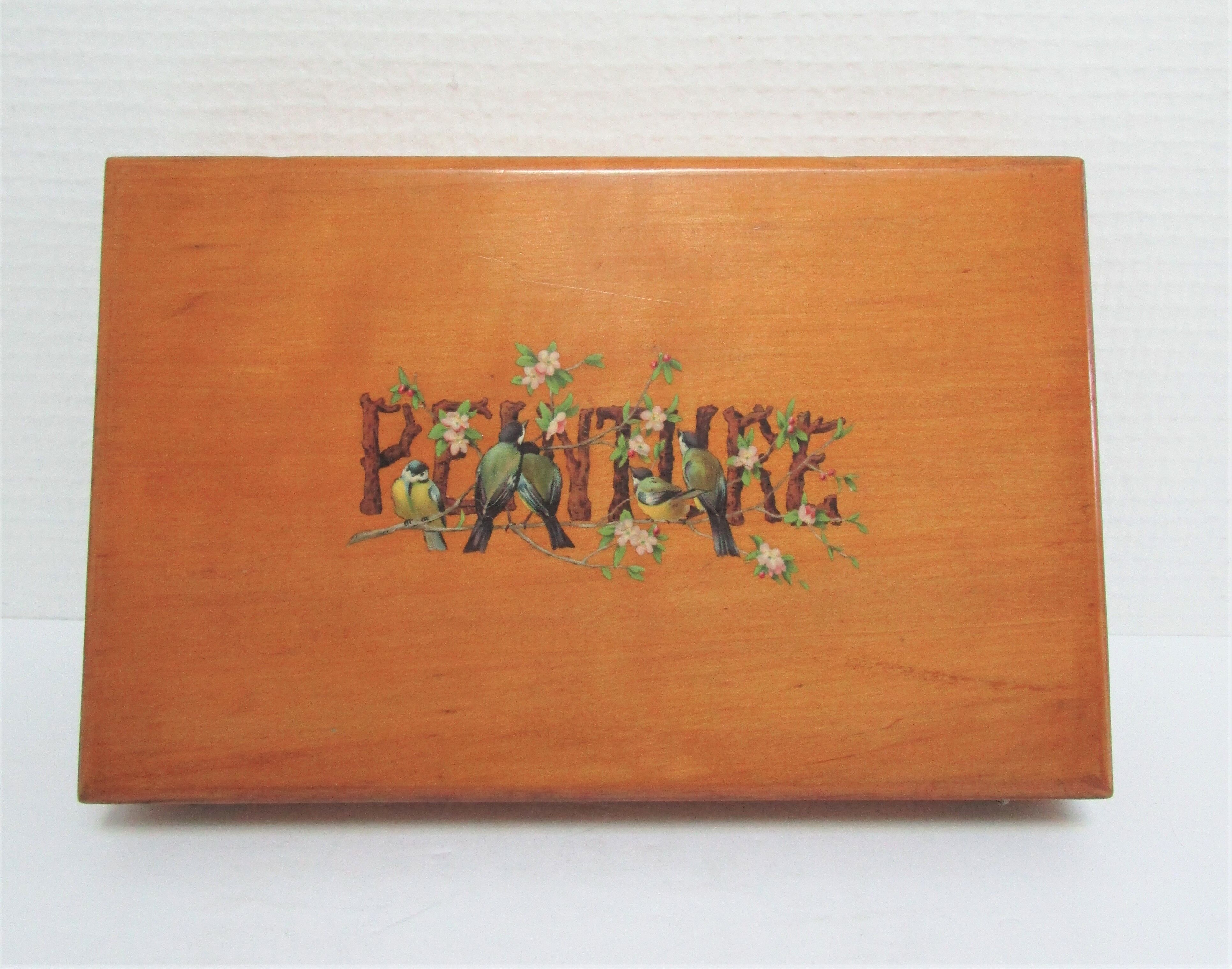 Early 20th-century bourgeois watercolor box