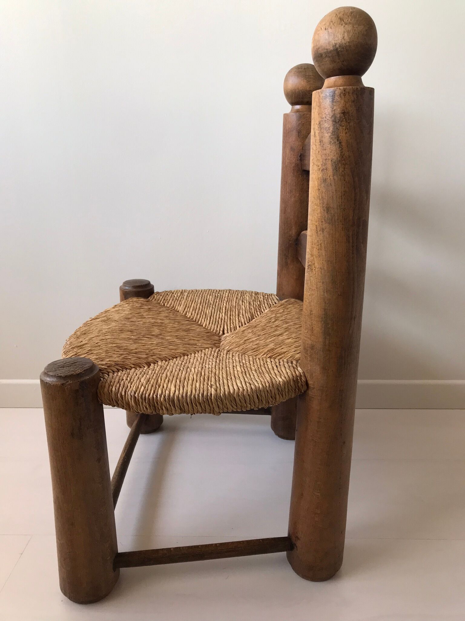 Solid wood straw chair