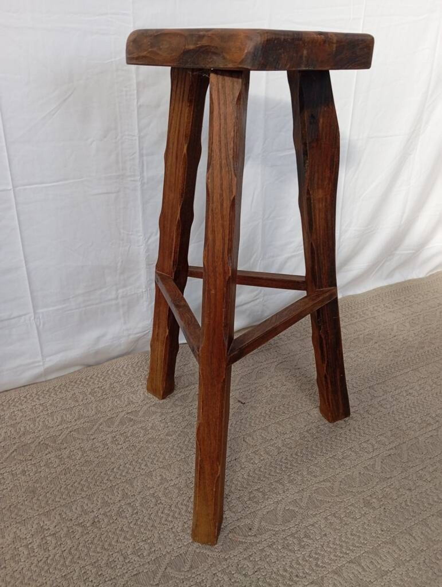 Tabouret de bar en orme esprit Olavi Hanninen