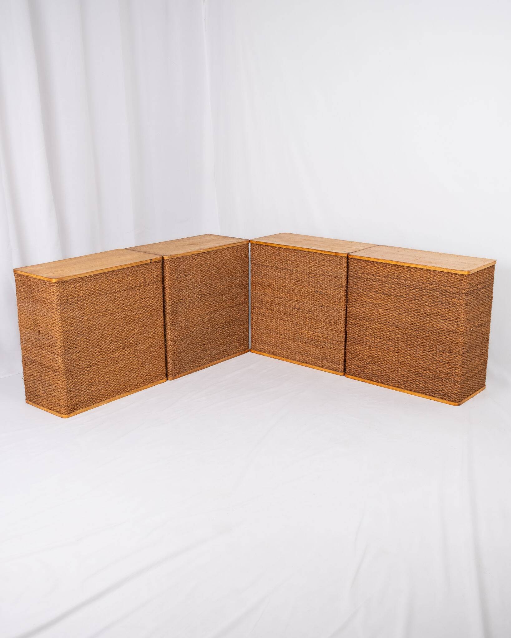 Series of 4 low tables made of cord and pine, France, 1980s.