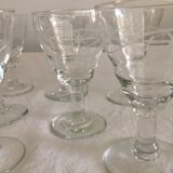Suite de 8 verres à liqueur 1930  verre soufflé gravé