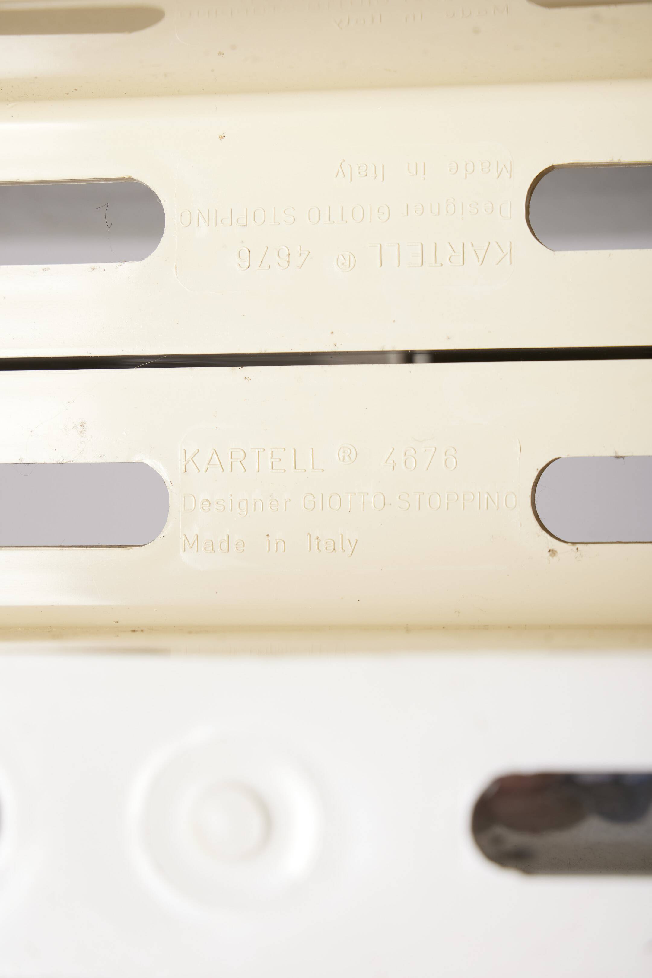 Giotto Stoppino magazine rack