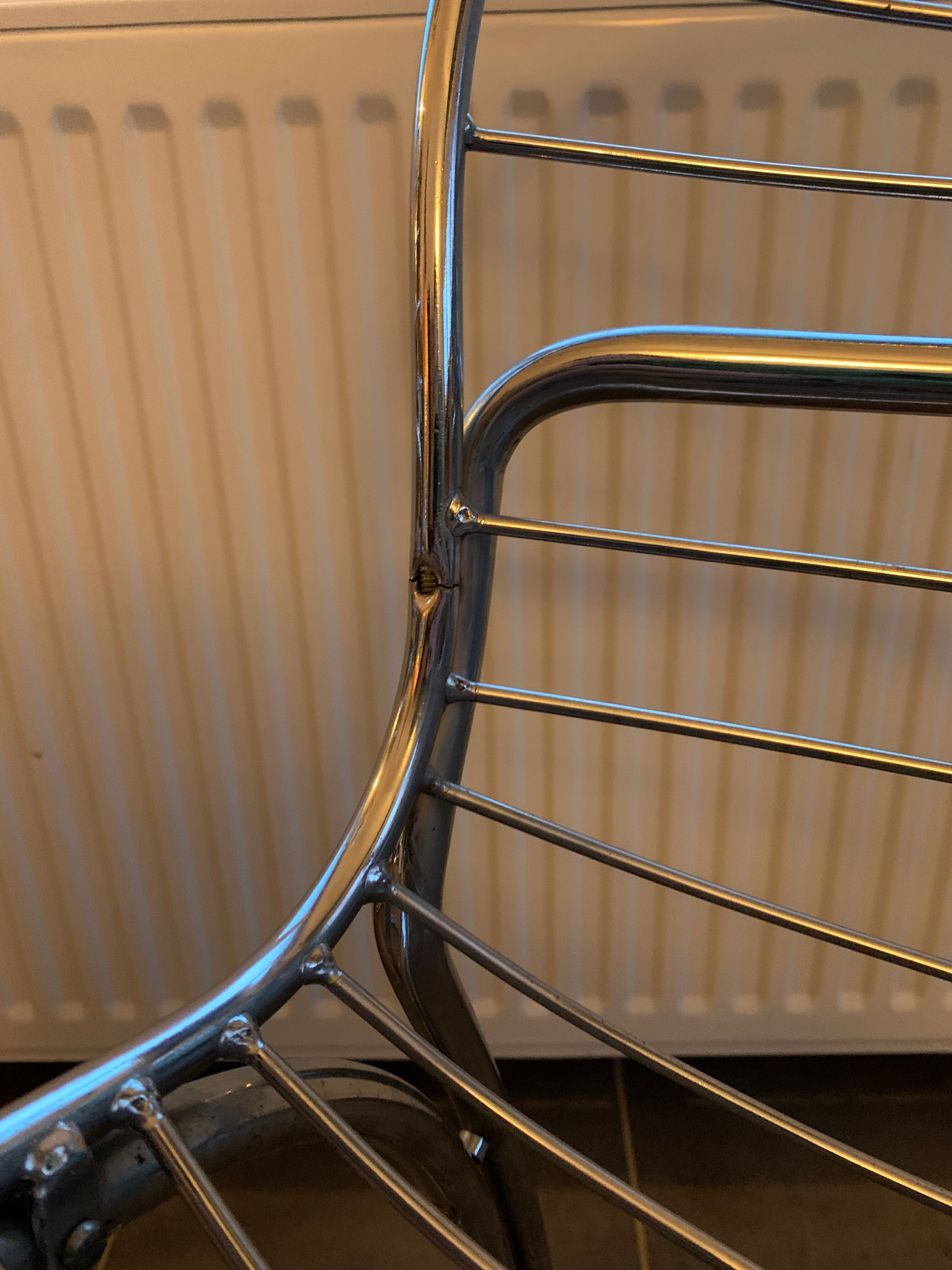 Suite of 4 suspended chairs Chromées Modele Sabrina by Gastone RINALDI