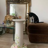 Ceramic pedestal column