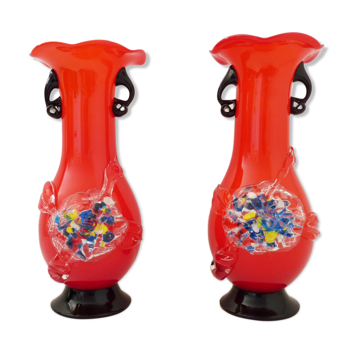 Murano ruby red blown glass vase, with floral decoration with colorful inclusion. Unit