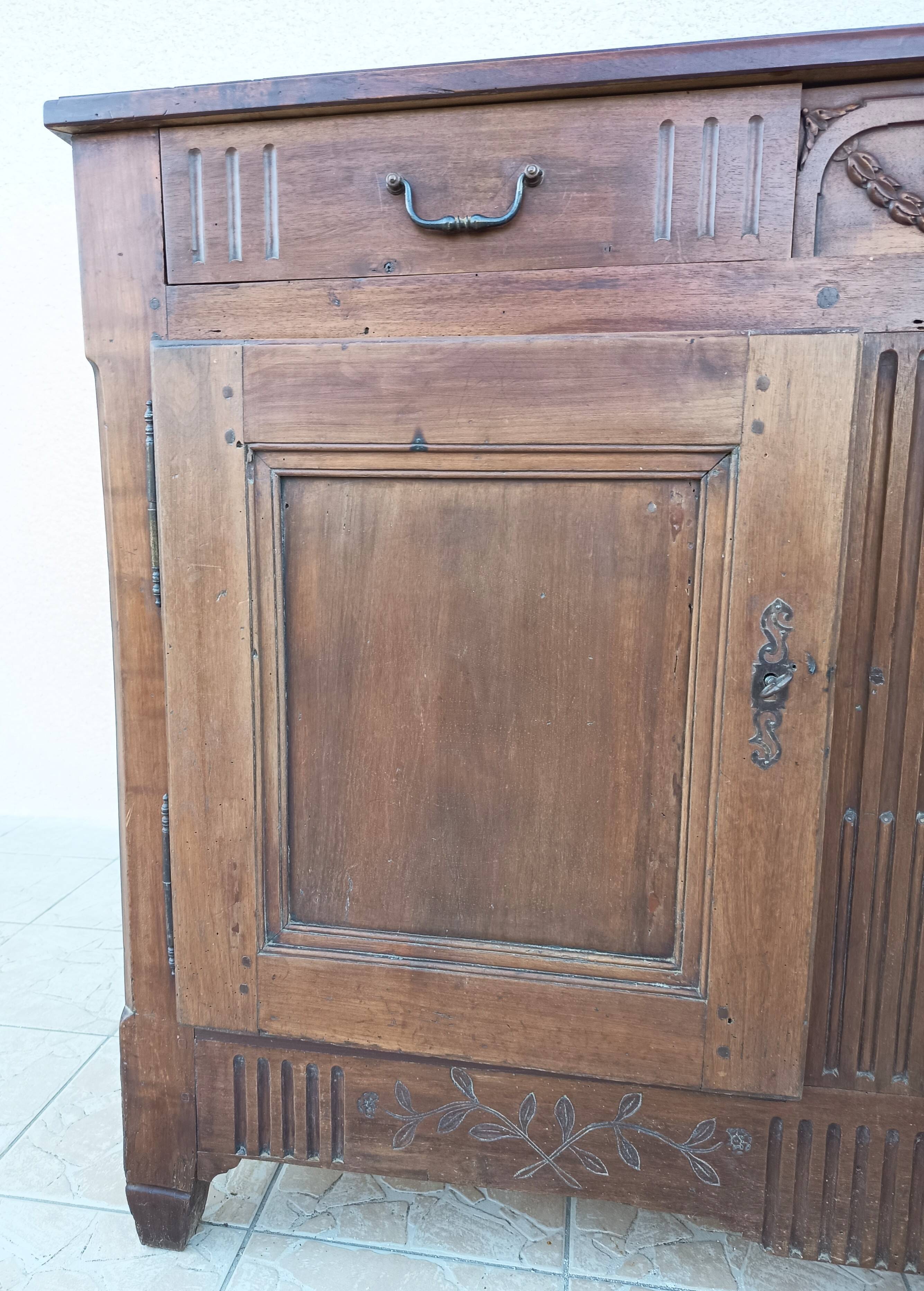 Louis XVI walnut buffet from the 19th century