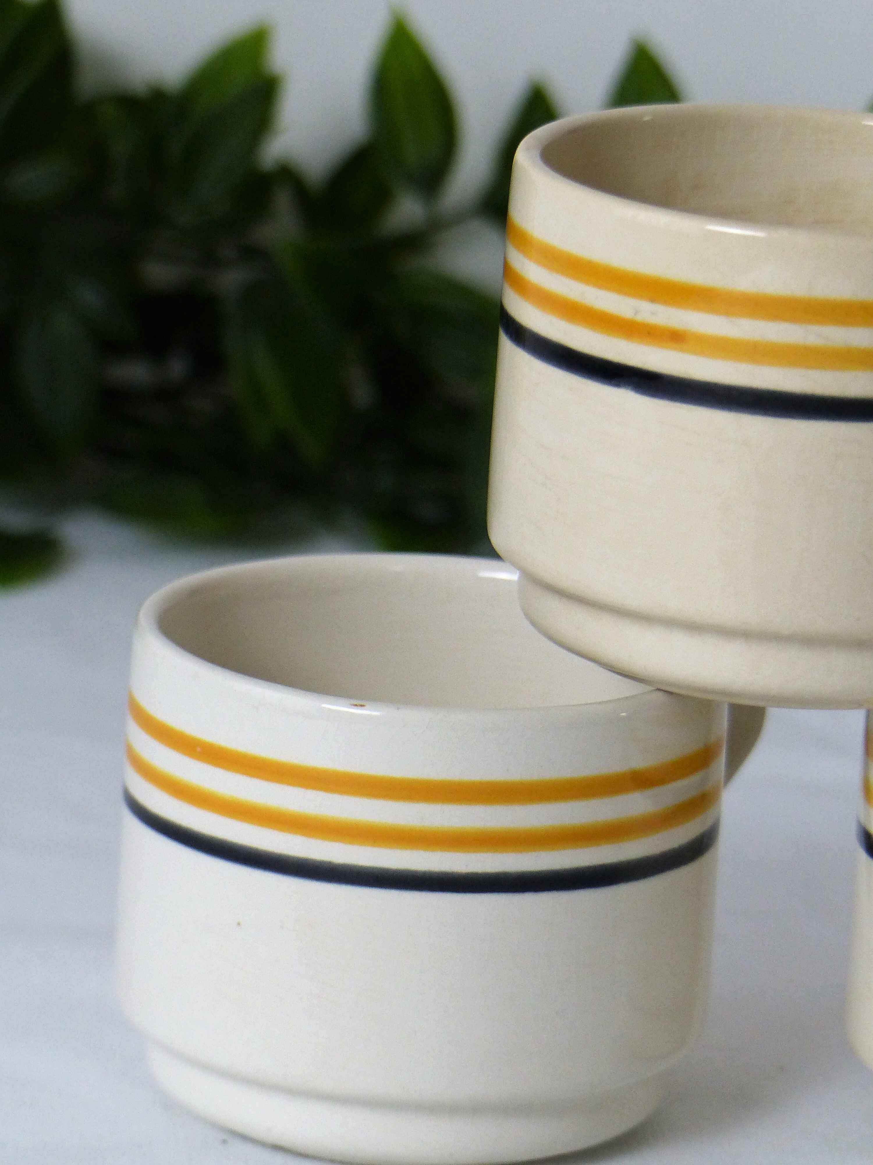 Set of 3 cups made of earthenware