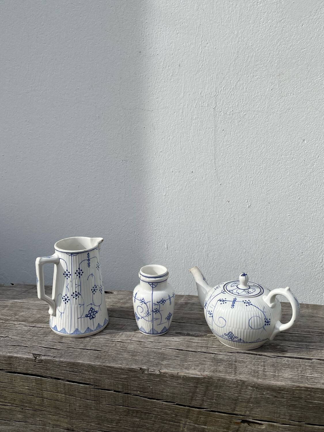 Antique Digoin Sarreguemines blue and white tea set