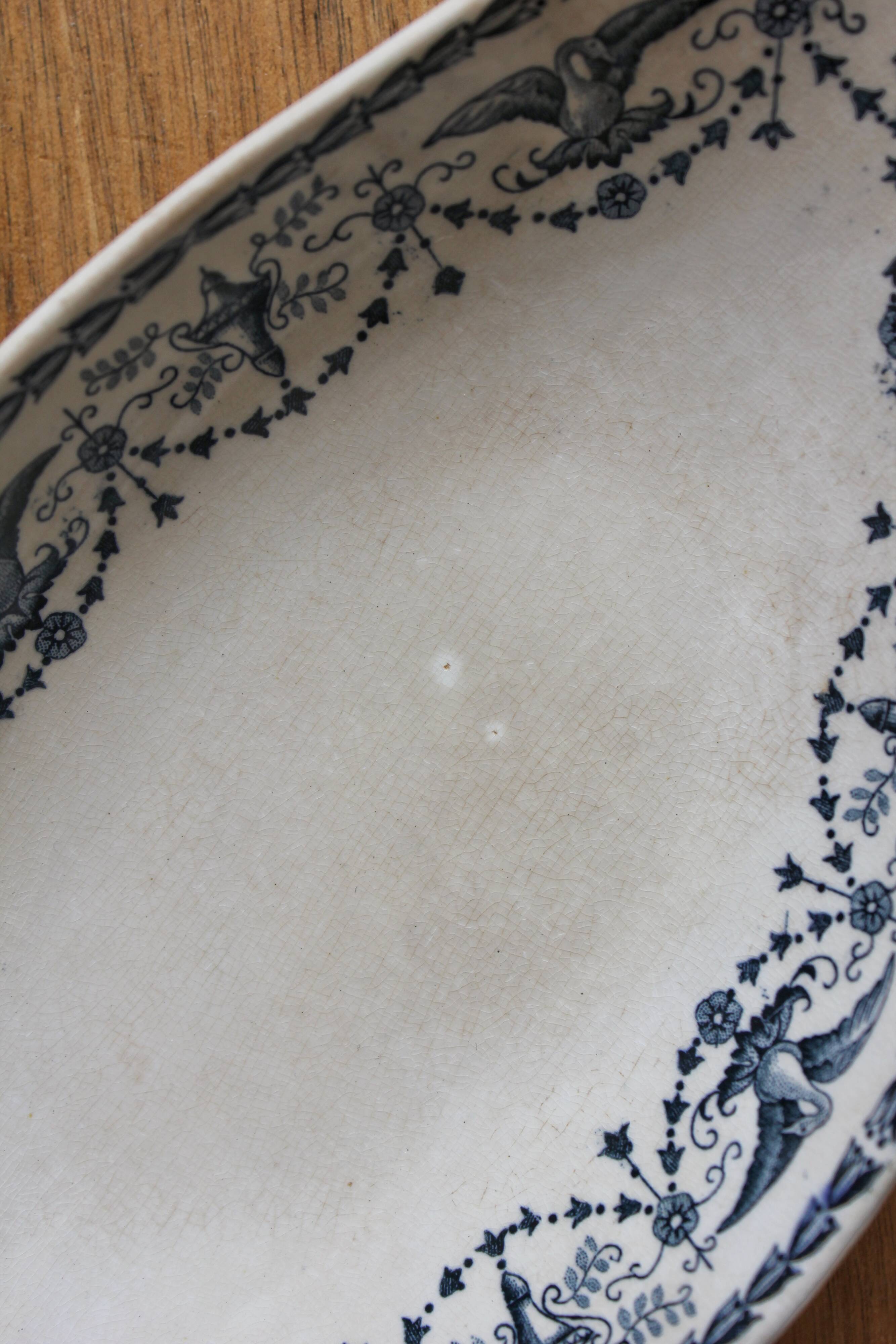 Flat dish in ironstone model "Primerose" Badonviller