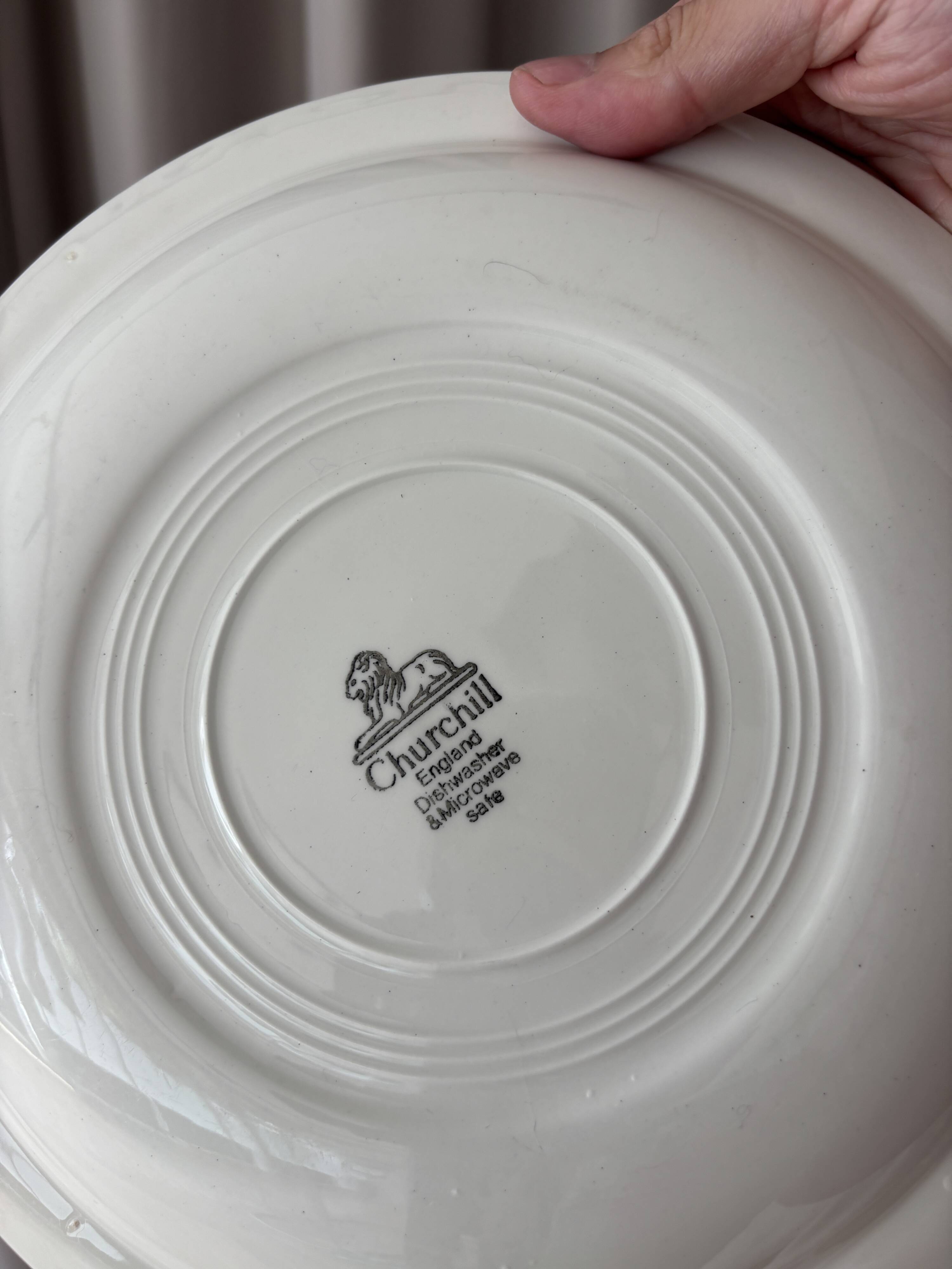 Vintage Churchill England Dinnerware Set – 8 Pieces