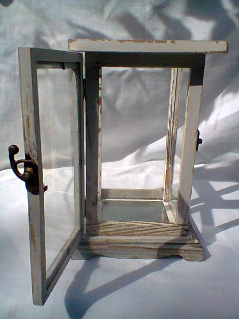 Miniature showcase