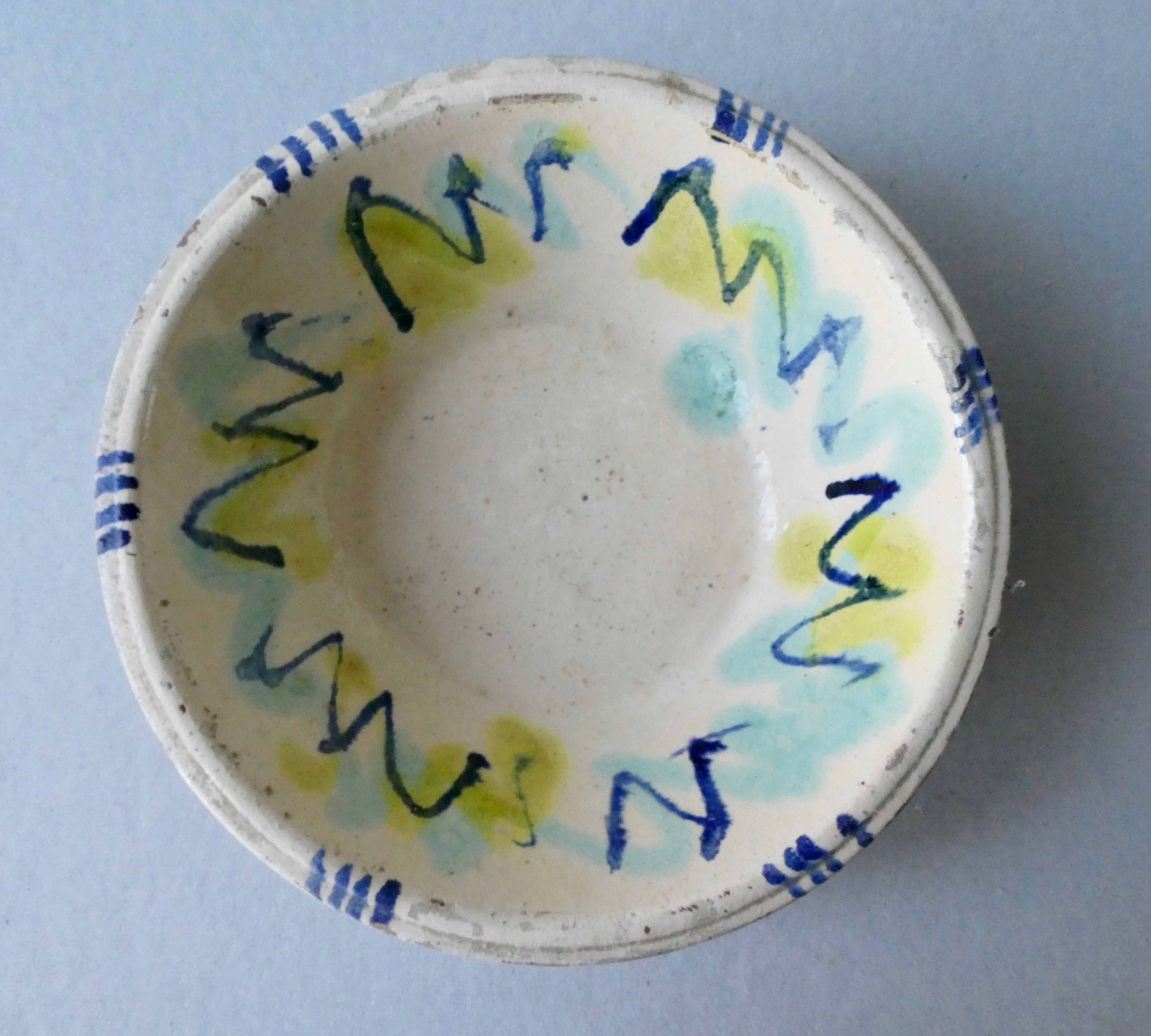 Hollow plate in enamelled terracotta, graphic décor